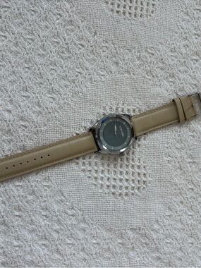 Minimalist Beige Leather Men's Watch - Longhill Brand